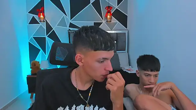 Juan_Nd_Steven: вебкам-шоу