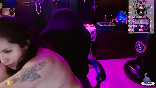 kureiji_hentaii élő XXX-chatje