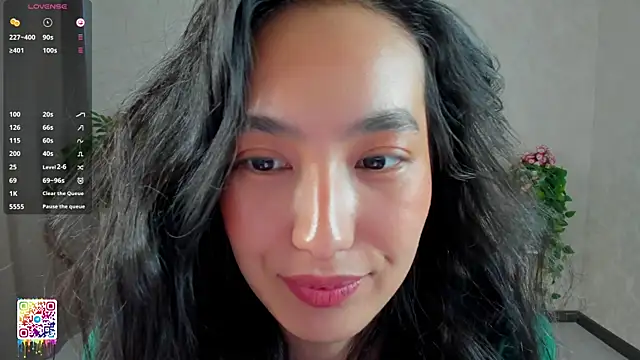 Chatroom XXX en direct de FlirtyAura