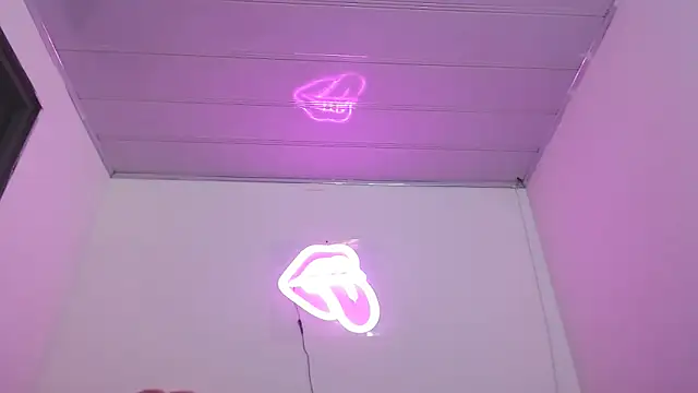 valerii_fox_69's Live XXX Chat