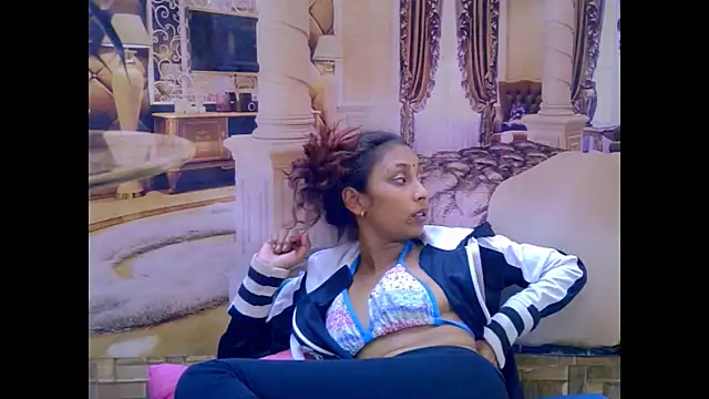IndianSexyButt Chat XXX in diretta