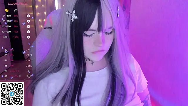 SelenaCute élő XXX-chatje