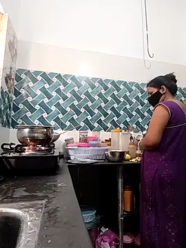 Chat +18 de Hot-Tinaa ao vivo