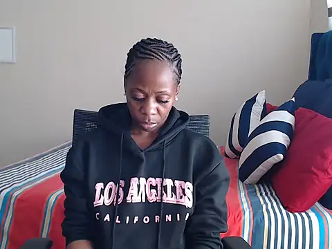 QUEENMANDYY's Live XXX Chat