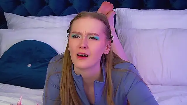 AgataFoxley Adlı Modelin Canlı XXX Sohbeti