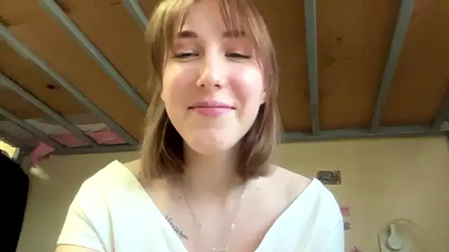 AquilineOrites' Live XXX Chat