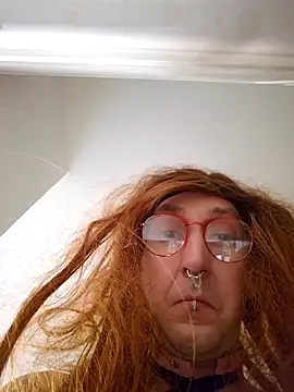 Czat XXX na żywo – HornySissy_Sophia