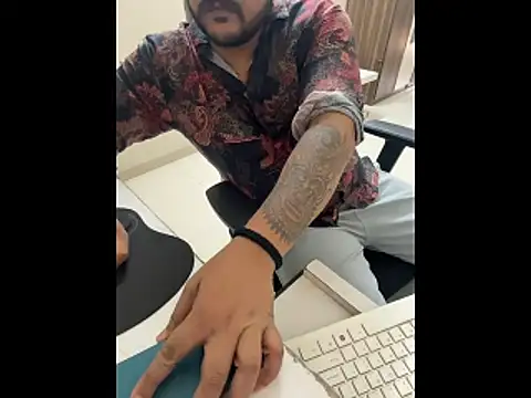 Chatroom XXX en direct de FlirtyxBoy