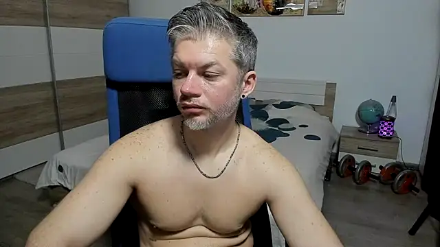 RobbyShawz élő XXX-chatje