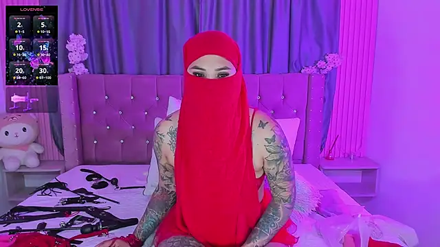 Pokazy przed kamerką – Nayla-Mouna