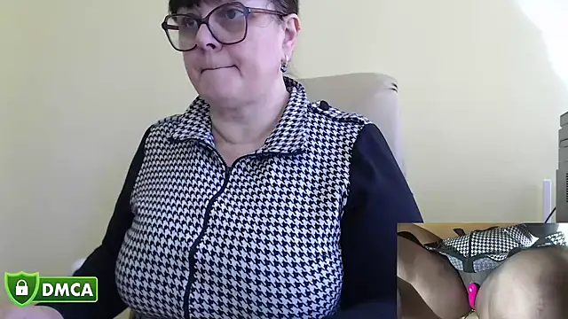 XXX chat uživo modela BrandiOhNight