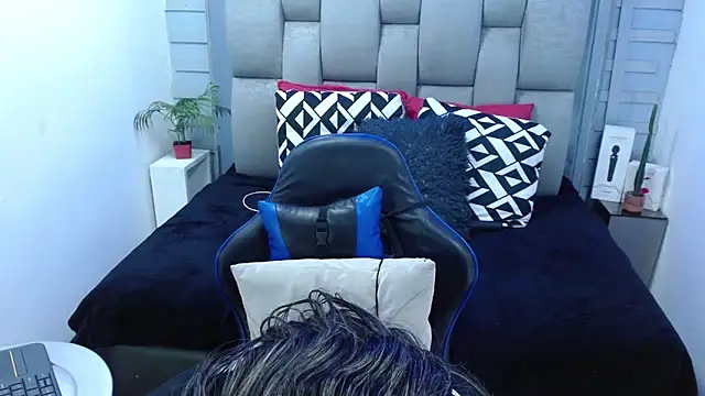 evelin_zaens' Live XXX Chat