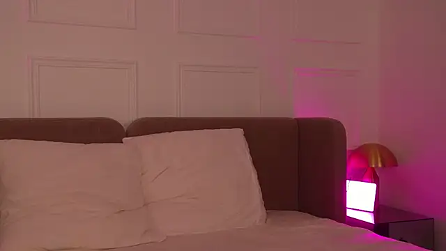 ArianaMell: онлайн-секс-чат