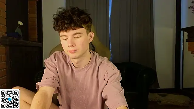 Cute_Mike: διαδικτυακό σόου στην κάμερα