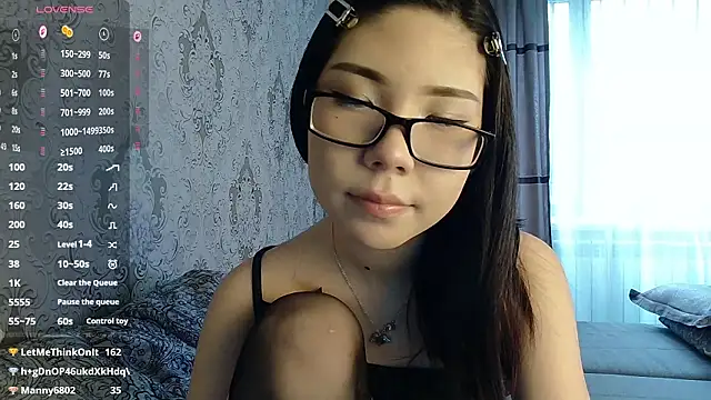 AprilOnilll 即時 XXX 聊天