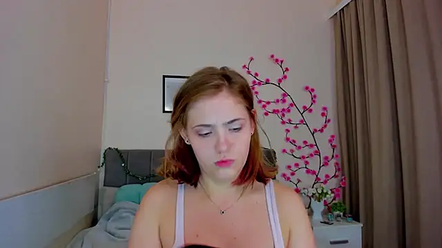 DellaRows 即時 XXX 聊天