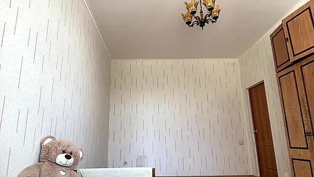 Chat +18 de YourMiIa ao vivo