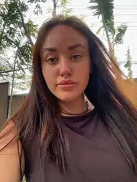 Chat +18 de KiraSunshine ao vivo