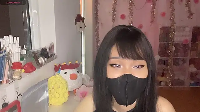 Tieu-Mayn Live XXX chat