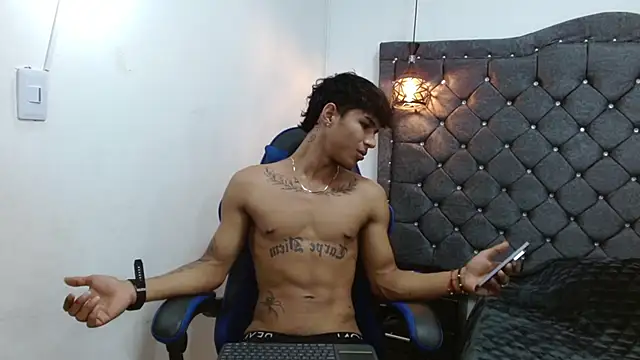 Show Webcam de luka_big18