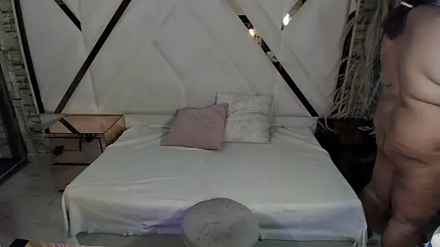 Shara_Oz Adlı Modelin Canlı XXX Sohbeti