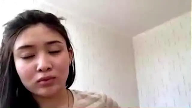 YourMiIa: απευθείας συνομιλία ΧΧΧ