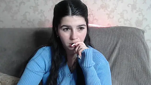 Chatroom XXX en direct de KisaModel