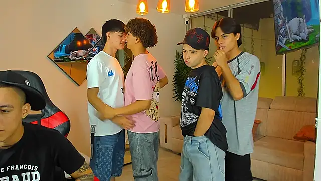 Houseofwarrios Adlı Modelin Canlı XXX Sohbeti