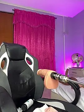 Chat +18 de LunaaRosse ao vivo