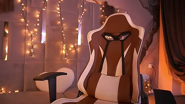 LioraFox 现场XXX聊天