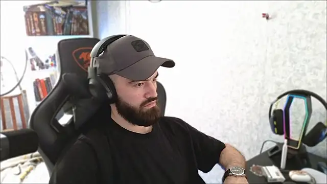 _Mostly_ élő XXX-chatje