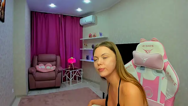 Онлайн чат XXX Strawberrye