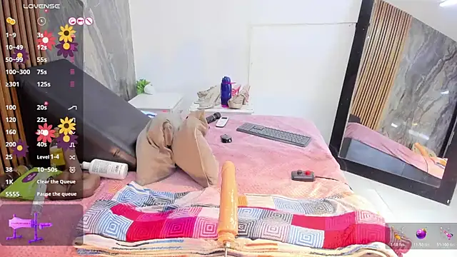 LauraSaenz01 live XXX chat