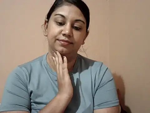 bellachow10's Live XXX Chat