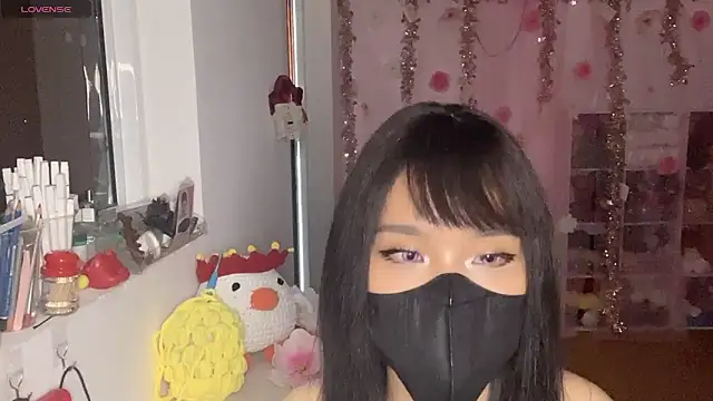 XXX chat uživo modela Tieu-May