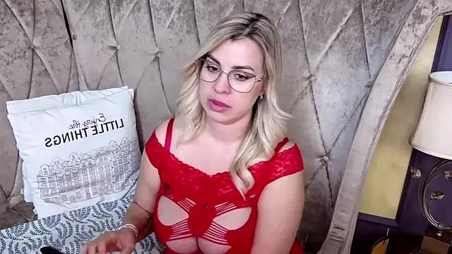 BustyGizelle's Live XXX Chat