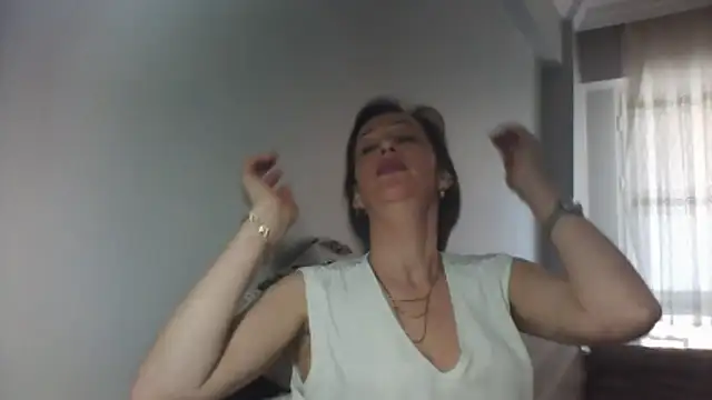 ArianaStarr 即時 XXX 聊天