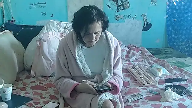 brighteyes77 Adlı Modelin Canlı XXX Sohbeti