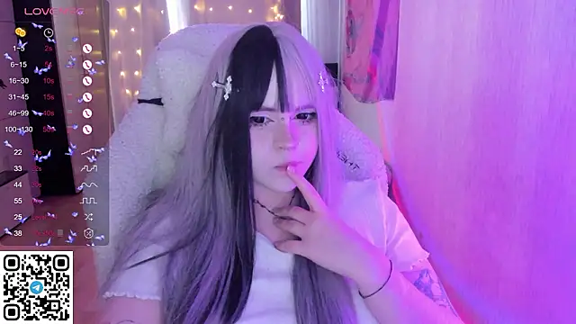 SelenaCuteのライブXXXチャット