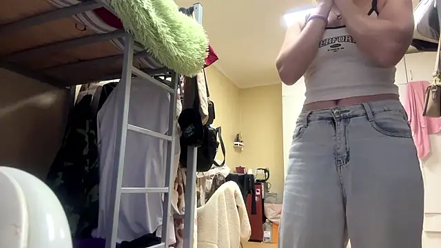 AquilineOrites' Live XXX Chat