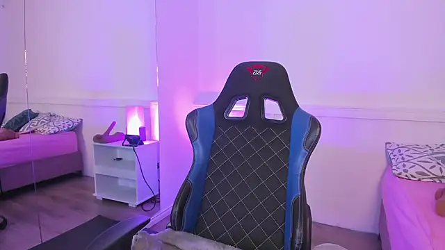 maya1_'s Live XXX Chat