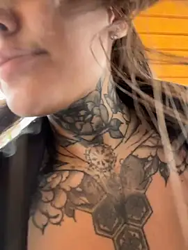 KishaMur Chat XXX in diretta