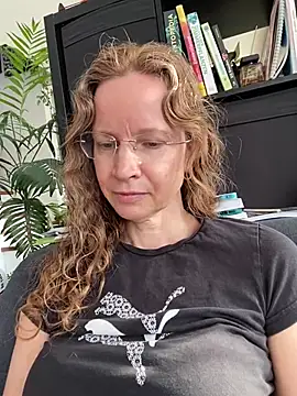 AnnikaRoseのライブXXXチャット