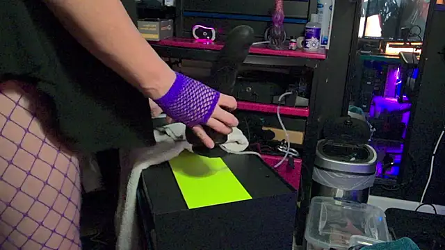 Онлайн чат XXX famousALYX