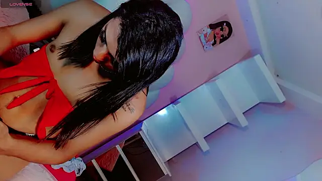 Pertunjukan Kamera Web Daniiela_Ember