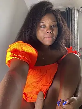 Dellah27 即時 XXX 聊天