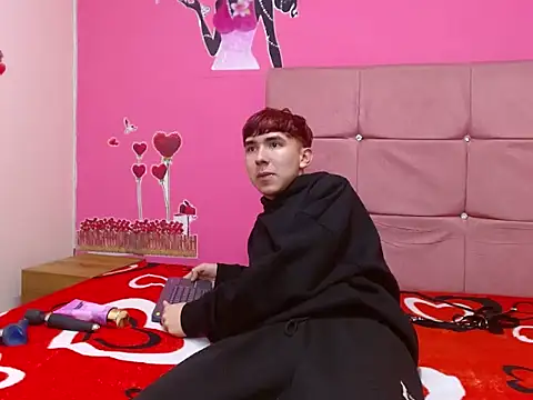 massimoferrera303av 即時 XXX 聊天