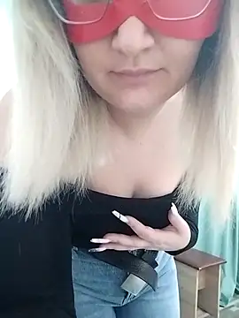 XXX chat uživo modela blondaf