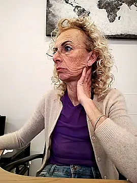 clarabell4 即時 XXX 聊天