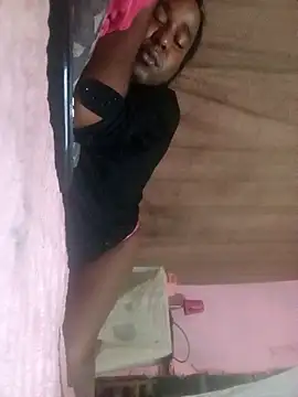 Hellentrans24 Adlı Modelin Canlı XXX Sohbeti